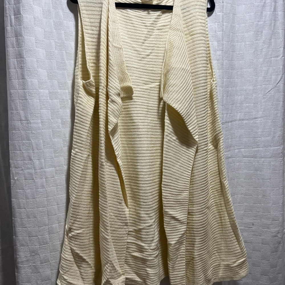 Cream Knit Sleeveless Cardigan